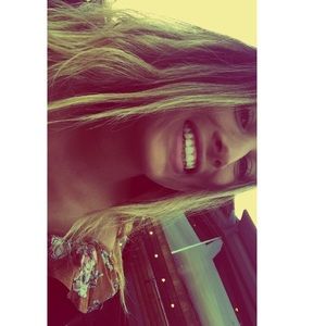 Meet your Posher, Casey